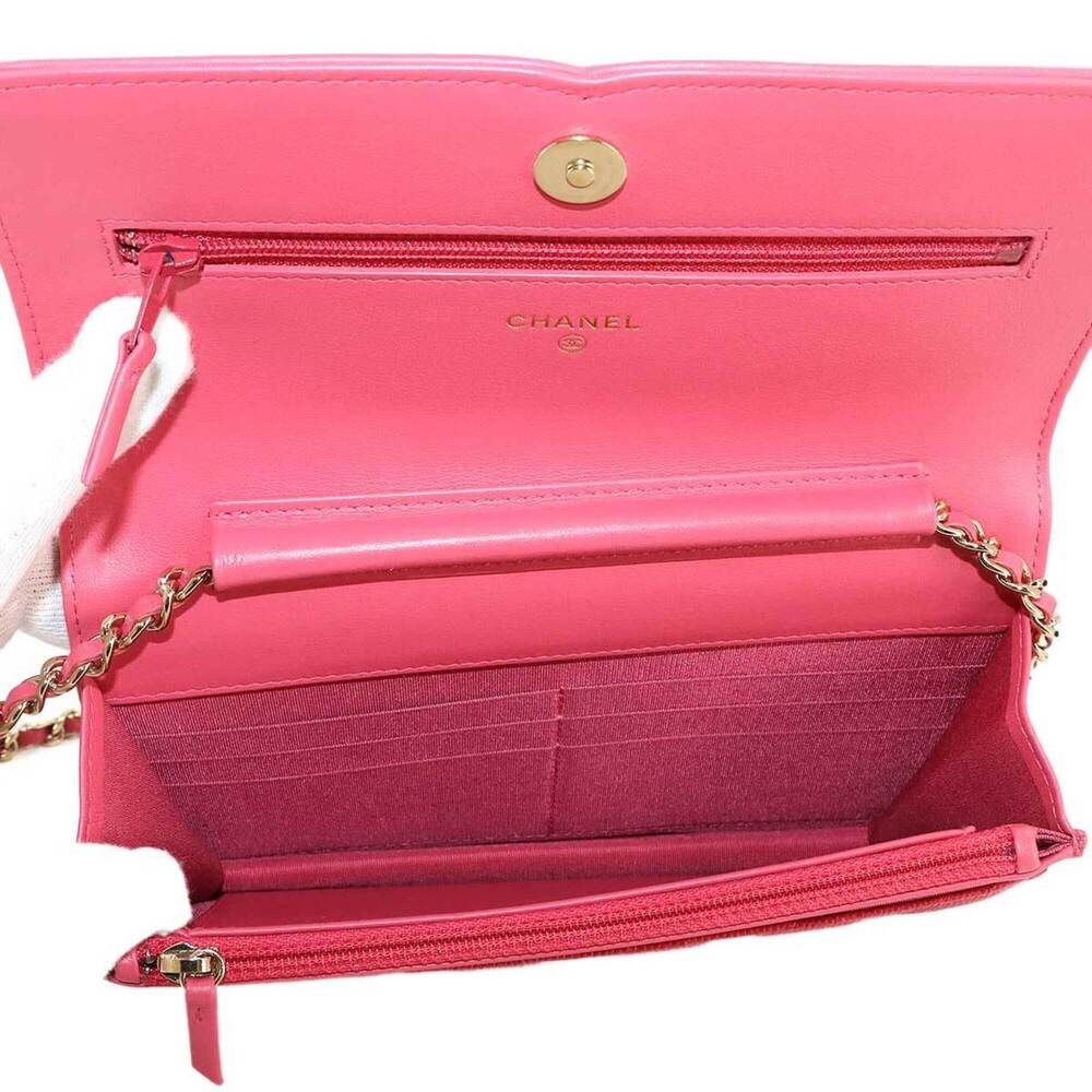 CHANEL Pink Caviar Leather Wallet - Picture 7 of 10